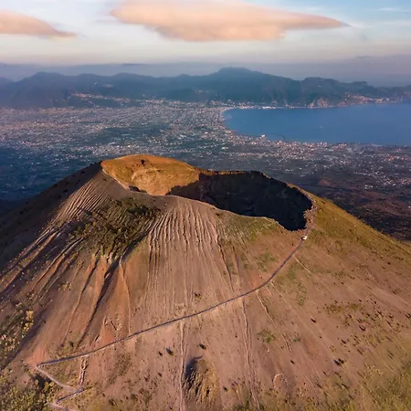 La Casa Di Poppea-view Of Vesuvius * Torre Annunziata
